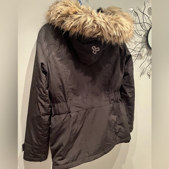 TNA Larsen Parka - Picture 2 of 5